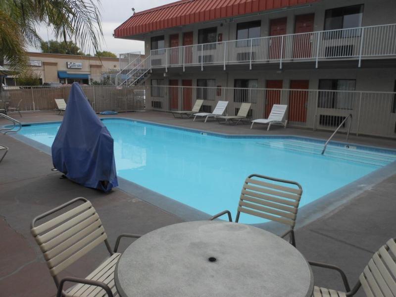 Motel 6-Fresno, Ca - Yosemite Hwy Exteriör bild