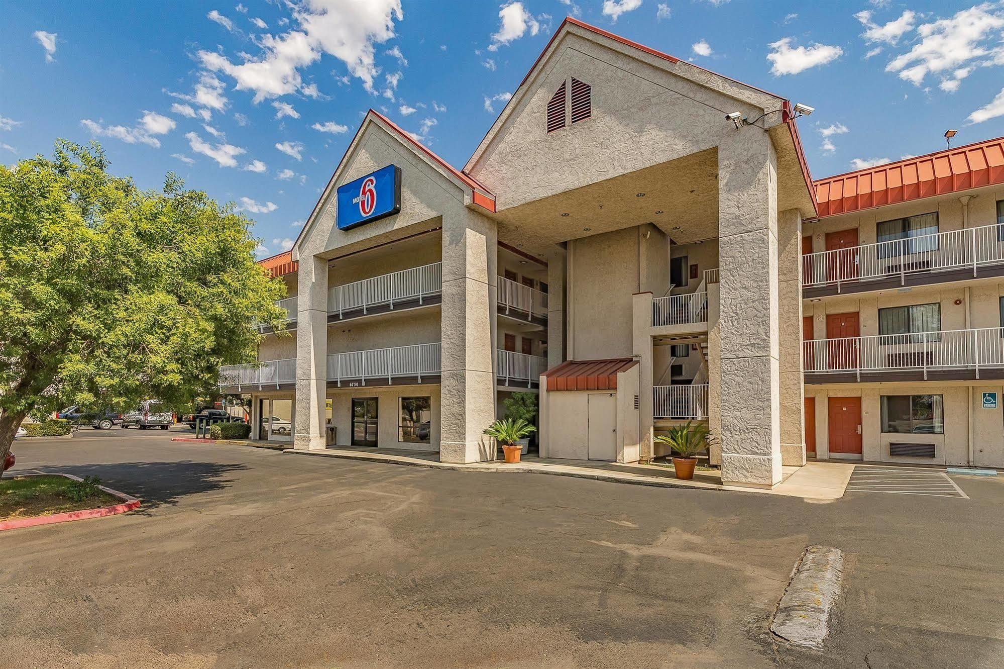 Motel 6-Fresno, Ca - Yosemite Hwy Exteriör bild